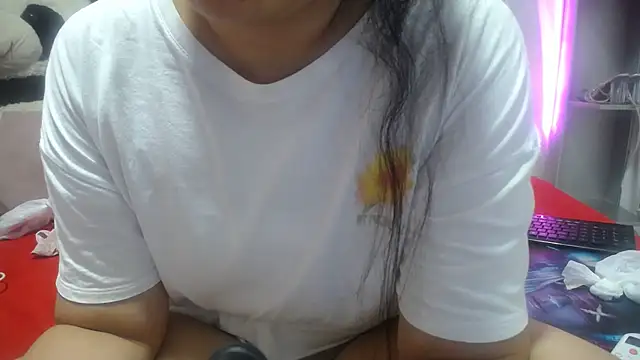 Snapshot of KEYRA-MILLER- chatting on 04/02/26, 02:09 KEYRA-MILLER- online show from 04/02/26, 02:09