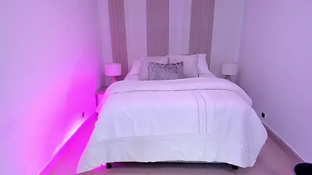 Leah Grey online show from 12/16/25, 11:26