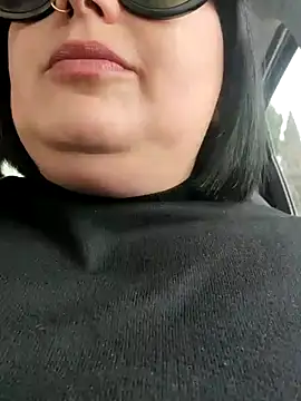 Snapshot of porcona281885 chatting on 02/21/25, 01:44 porcona281885 online show from 02/21/25, 01:44