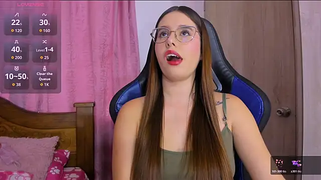 Snapshot of ParisShayk chatting on 11/14/25, 06:17 ParisShayk online show from 11/14/25, 06:17