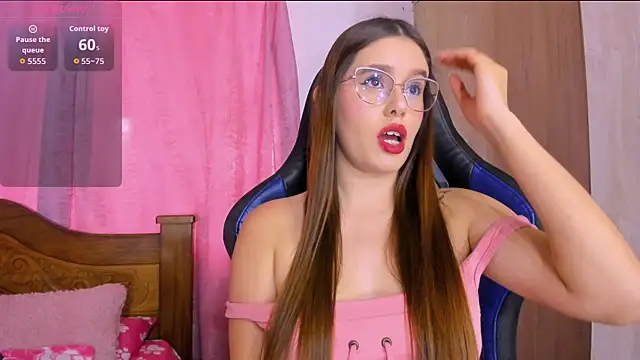 Snapshot of ParisShayk chatting on 11/19/25, 06:08 ParisShayk online show from 11/19/25, 06:08