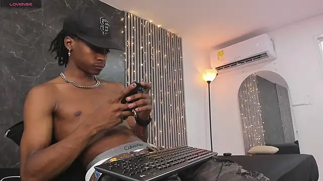 BRYXXXON1 online show from 12/04/24, 03:10