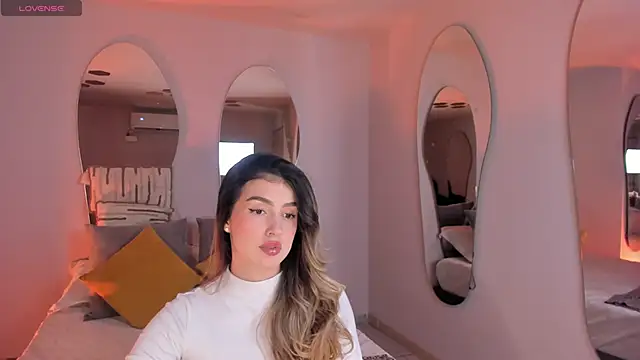 Snapshot of PaulinaSantos_ chatting on 09/10/25, 07:03 PaulinaSantos  online show from 09/10/25, 07:03