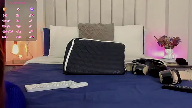 Snapshot of romina-brunette chatting on 02/13/26, 06:26 romina-brunette online show from 02/13/26, 06:26