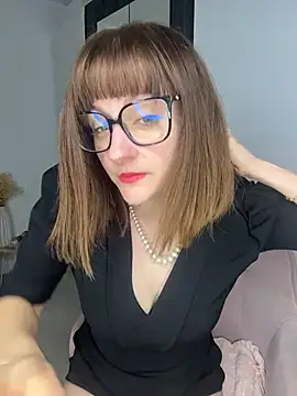 Snapshot of victoirenextdoor chatting on 11/16/25, 05:40 victoirenextdoor online show from 11/16/25, 05:40