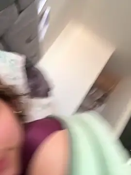 Snapshot of xia_foxxy chatting on 10/05/25, 12:47 xia foxxy online show from 10/05/25, 12:47