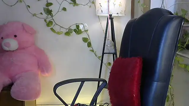 Snapshot of Black_cat_cutie chatting on 06/29/26, 05:25 Black cat cutie online show from 06/29/26, 05:25