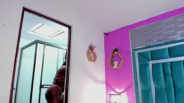 Snapshot of LORENSCOLLINS chatting on 12/19/25, 07:54 LORENSCOLLINS online show from 12/19/25, 07:54