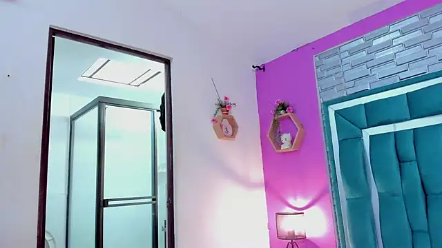 Snapshot of LORENSCOLLINS chatting on 02/13/26, 12:56 LORENSCOLLINS online show from 02/13/26, 12:56