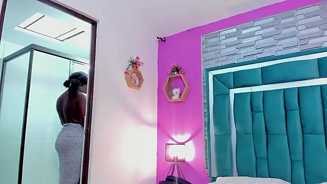 Snapshot of LORENSCOLLINS chatting on 02/27/26, 01:00 LORENSCOLLINS online show from 02/27/26, 01:00