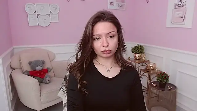 LucySkilar online show from 05/04/26, 04:19