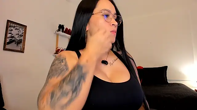 Snapshot of leslie_k chatting on 03/08/25, 03:39 leslie k online show from 03/08/25, 03:39