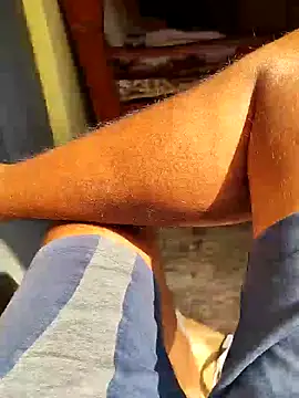 Snapshot of Brown_Munda047 chatting on 10/25/25, 04:31 Brown Munda047 online show from 10/25/25, 04:31