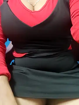 Snapshot of Sexy_rosyyyy chatting on 03/11/25, 01:12 Sexy rosyyyy online show from 03/11/25, 01:12