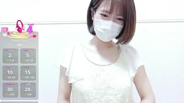 Snapshot of QoMeioQ chatting on 05/20/26, 12:06 QoMeioQ online show from 05/20/26, 12:06