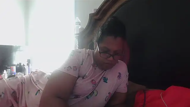 ebonyred online show from 11/20/25, 01:44