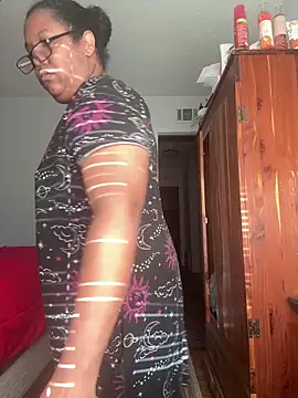 ebonyred online show from 12/15/25, 01:59