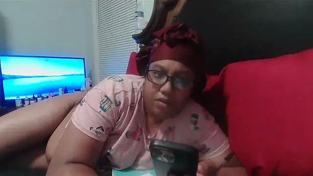 Snapshot of ebonyred chatting on 02/12/26, 01:00 ebonyred online show from 02/12/26, 01:00