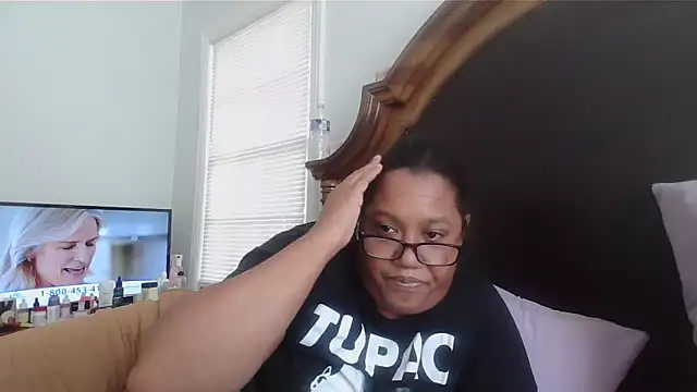 Snapshot of ebonyred chatting on 02/13/26, 07:54 ebonyred online show from 02/13/26, 07:54