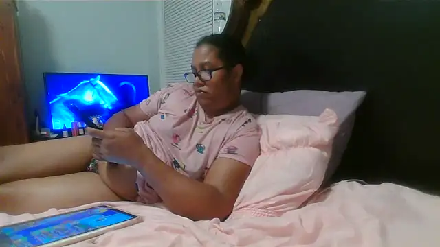 ebonyred online show from 04/28/26, 02:10