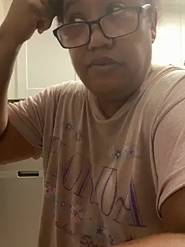 ebonyred online show from 05/12/26, 01:08