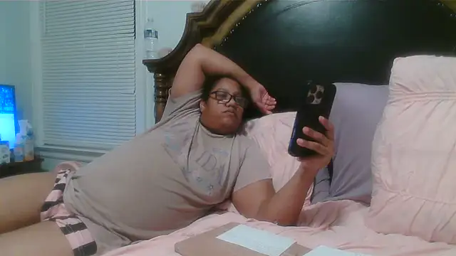 ebonyred online show from 05/13/26, 01:14