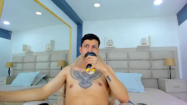 Snapshot of AgarEvans chatting on 12/19/25, 05:03 AgarEvans online show from 12/19/25, 05:03