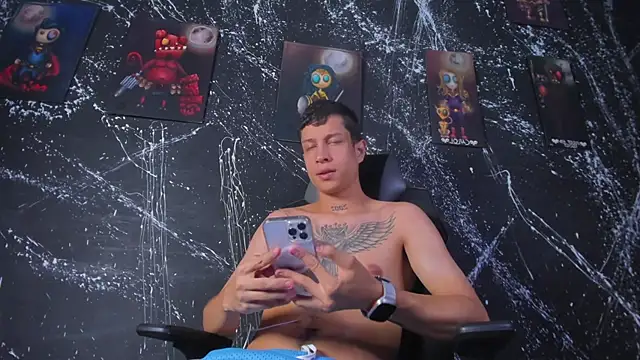 Snapshot of AgarEvans chatting on 02/15/26, 05:04 AgarEvans online show from 02/15/26, 05:04