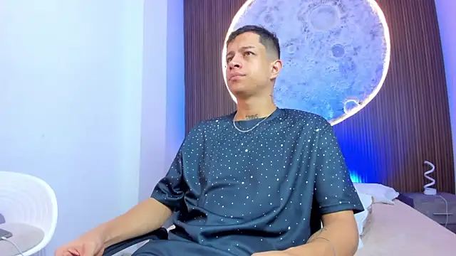 Snapshot of AgarEvans chatting on 03/04/26, 04:40 AgarEvans online show from 03/04/26, 04:40