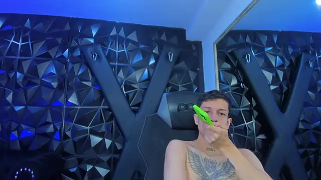 Snapshot of AgarEvans chatting on 03/25/26, 05:35 AgarEvans online show from 03/25/26, 05:35