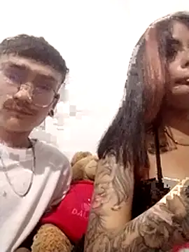 Snapshot of sylvana_19 chatting on 12/14/25, 04:51 sylvana 19 online show from 12/14/25, 04:51