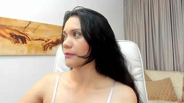 Snapshot of mariiana_murillo01 chatting on 10/21/25, 03:51 mariiana murillo01 online show from 10/21/25, 03:51