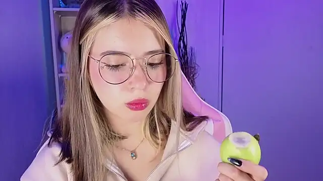 EmilyMiller  online show from 10/15/25, 04:51