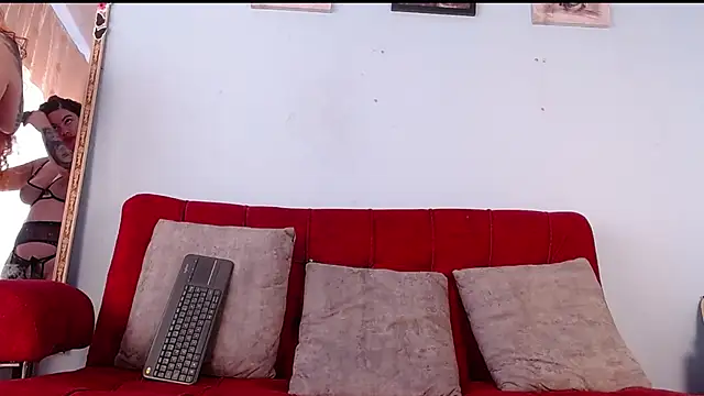 Tamararios online show from 10/17/25, 05:37