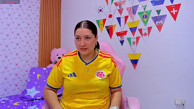 Soyqueen online show from 06/18/26, 04:13