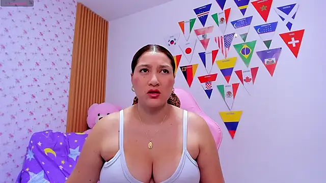 Soyqueen online show from 06/19/26, 03:11