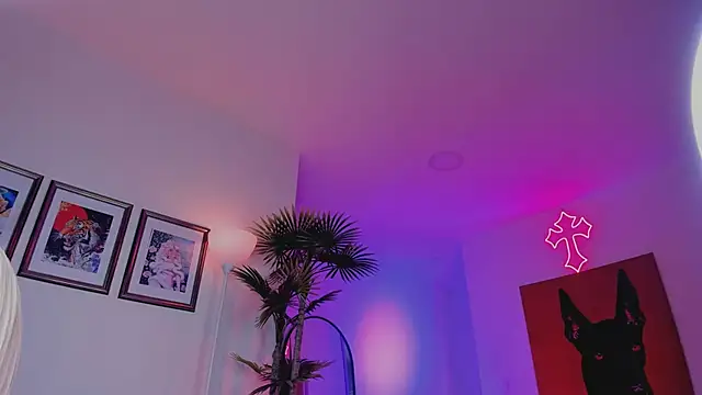 Taylor  foxxx online show from 10/22/25, 04:35