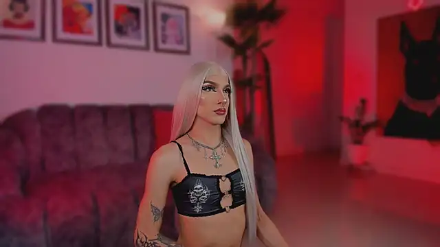 Taylor  foxxx online show from 04/25/26, 06:05
