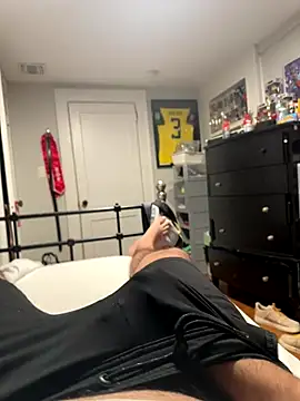 Snapshot of bwcalexander chatting on 11/08/25, 03:29 bwcalexander online show from 11/08/25, 03:29