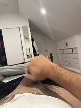 Snapshot of bwcalexander chatting on 12/17/25, 08:20 bwcalexander online show from 12/17/25, 08:20