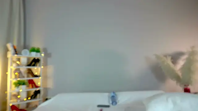 Snapshot of AngryTomato chatting on 01/01/25, 02:31 AngryTomato online show from 01/01/25, 02:31