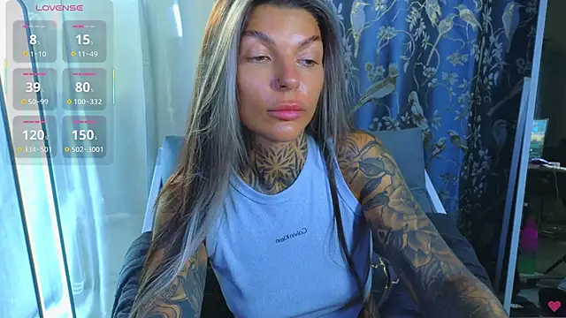 Snapshot of tattooedBabyy chatting on 10/26/25, 08:31 tattooedBabyy online show from 10/26/25, 08:31