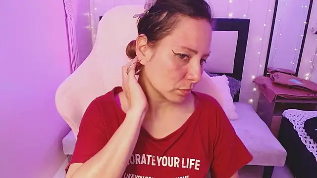 camila delarosa online show from 05/27/26, 01:57