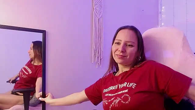 camila delarosa online show from 06/15/26, 01:46