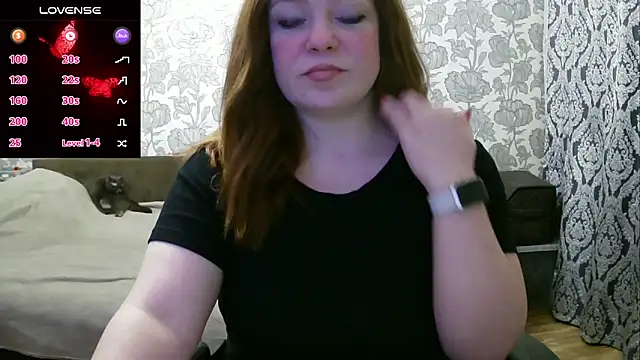 Snapshot of Sabrina_Poison chatting on 02/13/25, 02:31 Sabrina Poison online show from 02/13/25, 02:31