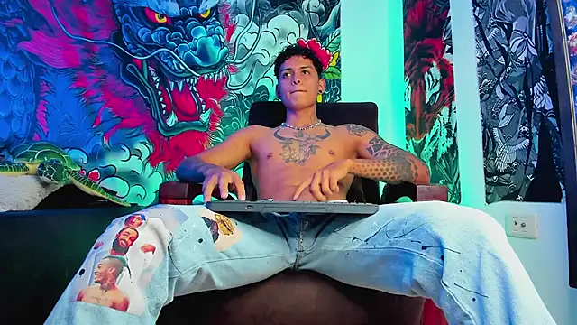 Maxi Gray online show from 09/11/25, 05:40