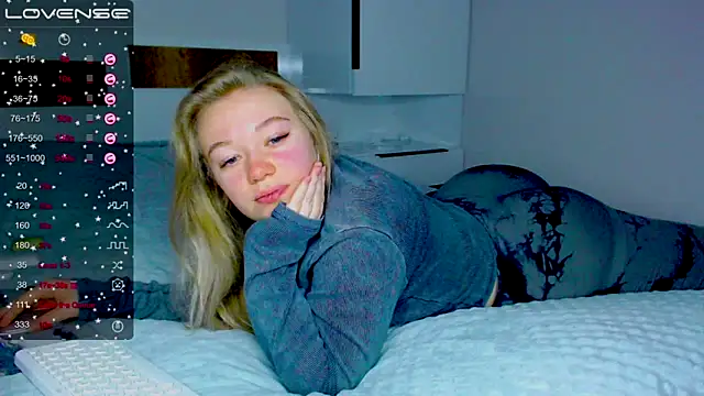 kitti kaattt online show from 12/10/24, 02:48