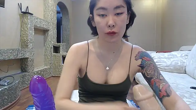 Snapshot of Kunimitsuu_ chatting on 02/16/25, 06:54 Kunimitsuu online show from 02/16/25, 06:54
