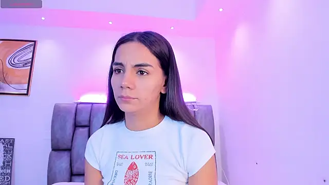 Snapshot of martina_mancini chatting on 10/24/25, 12:34 martina mancini online show from 10/24/25, 12:34