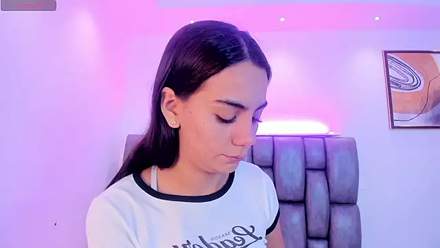 Snapshot of martina_mancini chatting on 11/22/25, 12:37 martina mancini online show from 11/22/25, 12:37